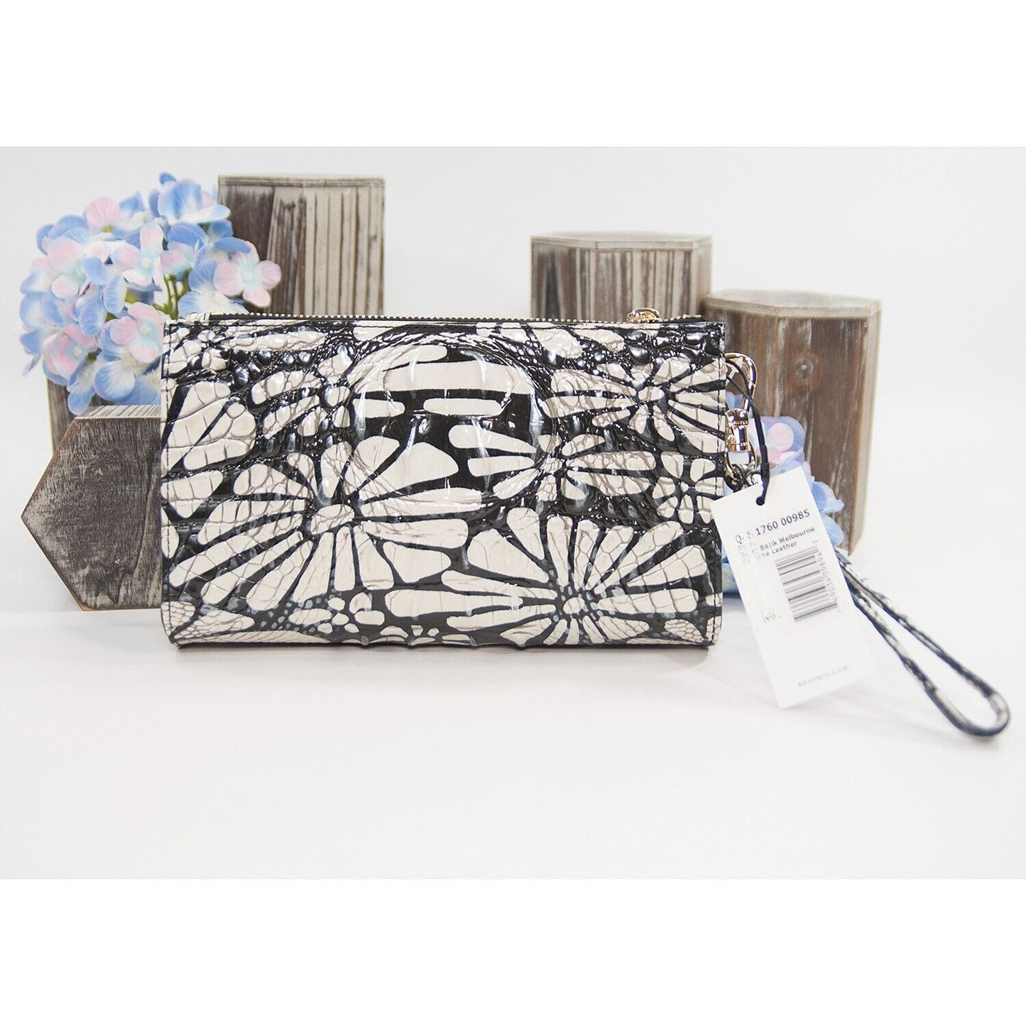 Brahmin Daisy Batik Melbourne Leather Daisy Clutch Wristlet NWT