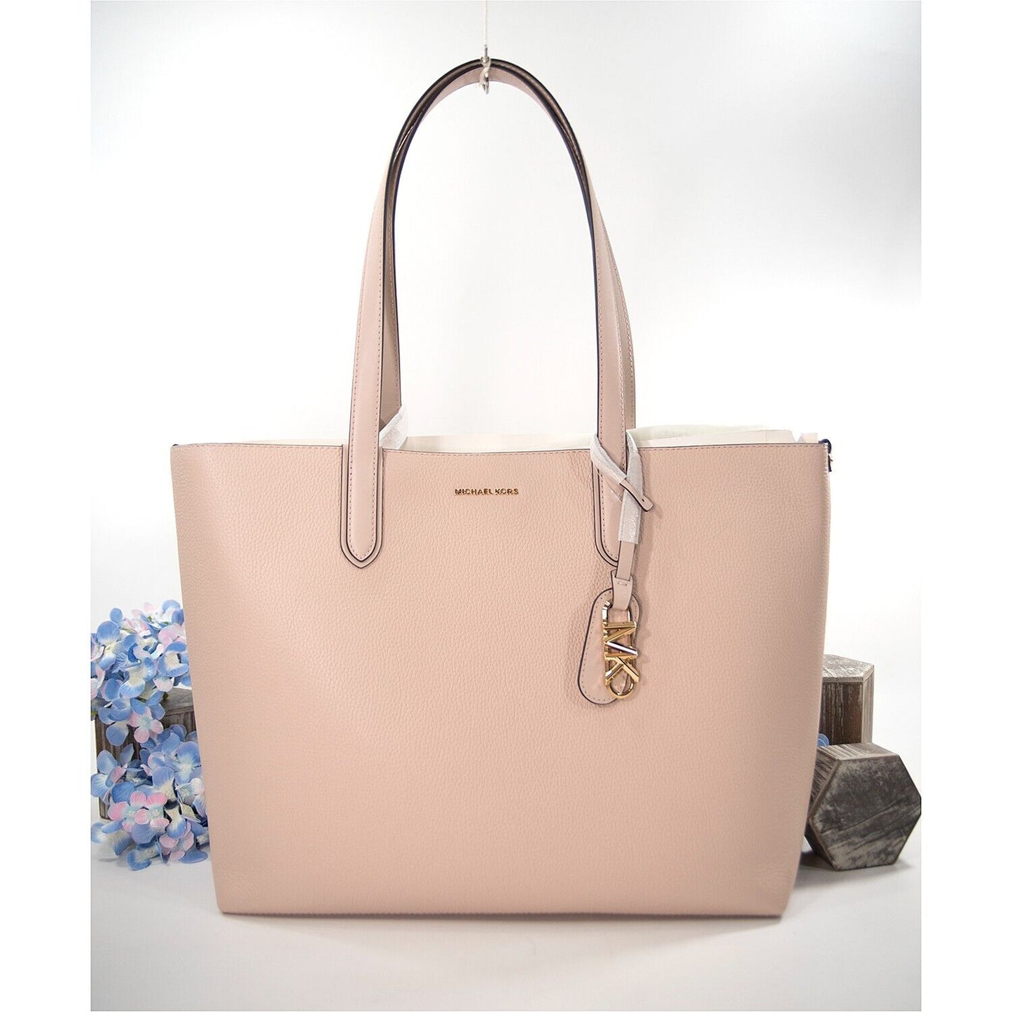 Michael kors soft pink tote on sale