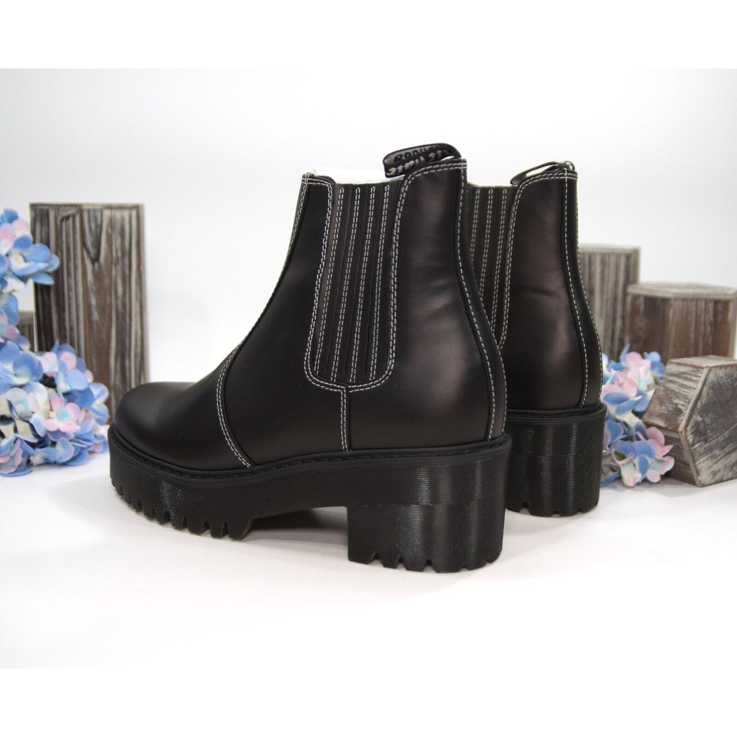 Dr. Martens Romney Atlas Platform Heel Black Leather Boots Size 6 NIB