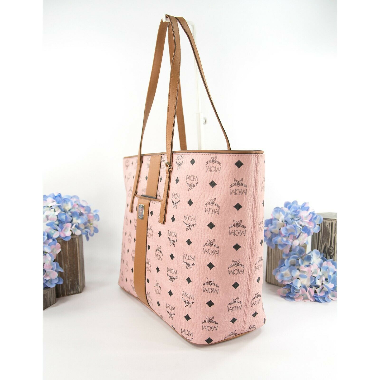 Pink MCM Visetos Millie Flap Leather Crossbody Bag ref.1135158 - Joli Closet