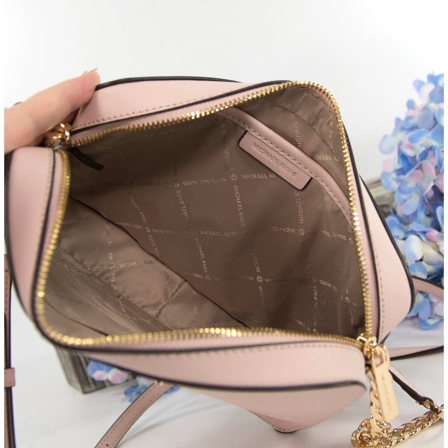 Michael Kors Jet Set East West Crossbody Bag Large Powder Blush in Saffiano  Leather with Gold-tone - US
